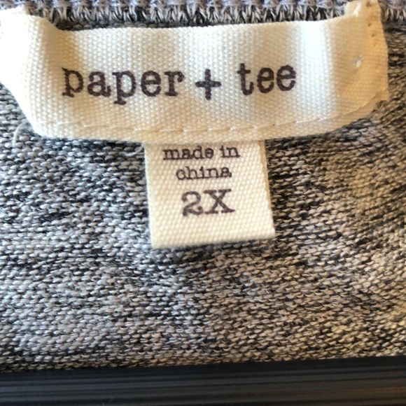 PAPER + Tee 2X Gray Top With Lace Detail On Side - Picture 5 of 8